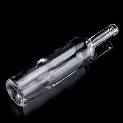 Uitstekend ontwerp Vodka Liquor Glasfles 750 ml Helder glasfles met schroefdeksel