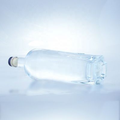 Glaskraag Glasfles voor alcoholische dranken 750 ml met kurkverzegeling