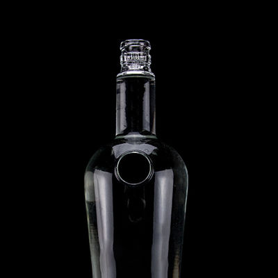 500ml700ml750ml helder Whisky fles met Super Flint Glass Custom gesneden uniek ontwerp