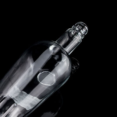 500ml700ml750ml helder Whisky fles met Super Flint Glass Custom gesneden uniek ontwerp