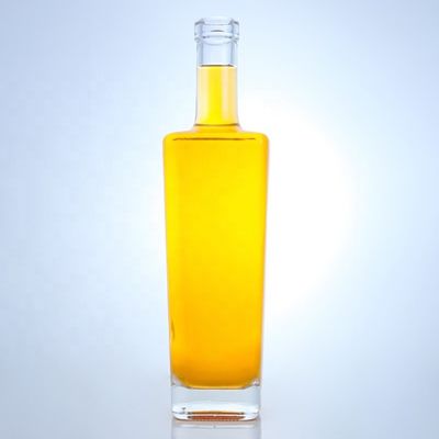Aanvaardbaar klantlogo Luxe glazen fles voor wodka Whiskey Tequila Gin Brandy