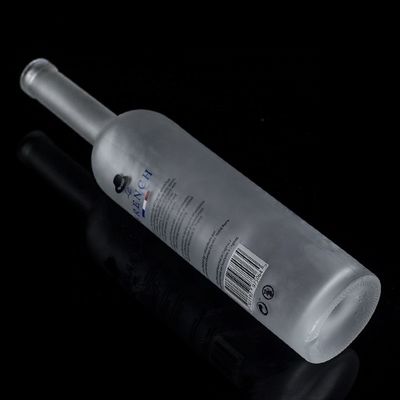 Klassieke vorm 700 ml 750 ml Applique Vodka glazen fles voor drankverpakkingen