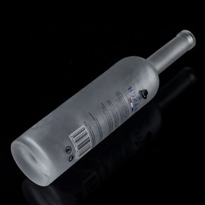 Klassieke vorm 700 ml 750 ml Applique Vodka glazen fles voor drankverpakkingen
