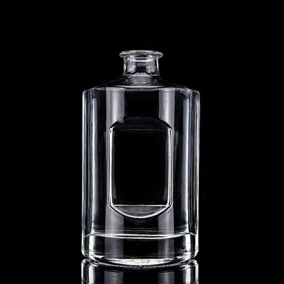Persoonlijke vorm 750 ml vodka glazen fles met kurkdop en heldere afwerking in ronde