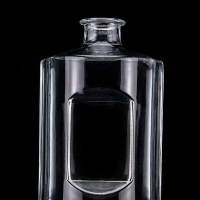 Persoonlijke vorm 750 ml vodka glazen fles met kurkdop en heldere afwerking in ronde