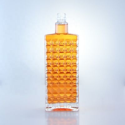 750 ml flint glas helder vierkant ronde gin fles met schroef top afwerking en vrij ontwerp