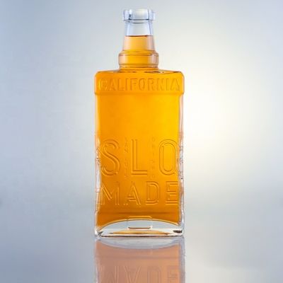 750 ml flint glas helder vierkant ronde gin fles met schroef top afwerking en vrij ontwerp