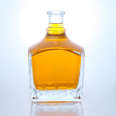 Uniek ontwerp Custom 500 ml 700 ml Super Flint glasfles voor Rum Whiskey Vodka Brandy