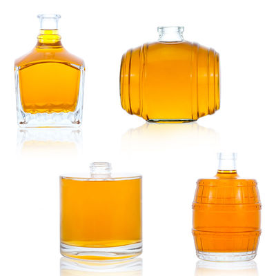 Uniek ontwerp Custom 500 ml 700 ml Super Flint glasfles voor Rum Whiskey Vodka Brandy
