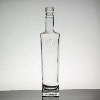 Als op maat gemaakte 500 ml glazen vodkaflessen met schroefdop voor vodka-oppervlakken