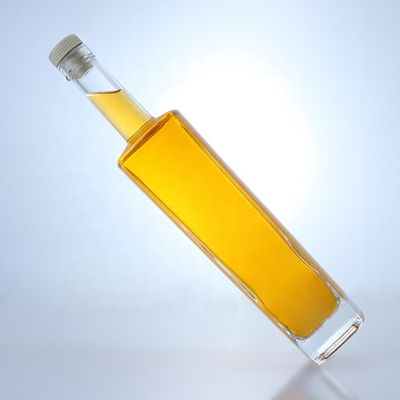 700 ml hoge flint ronde vorm drank glasfles met aangepast logo en kurk top afwerking