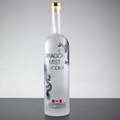 750 ml industriële fles voor vodka in bevroren glas voor vervaardiging en handel