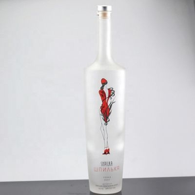750 ml industriële fles voor vodka in bevroren glas voor vervaardiging en handel