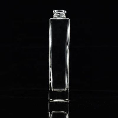 750 ml zware, heldere glasfles met een gouden metalen dop in bulk
