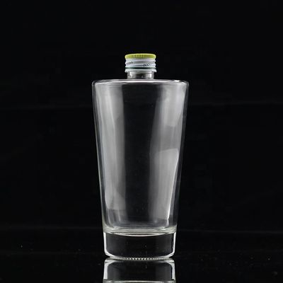 750 ml zware, heldere glasfles met een gouden metalen dop in bulk