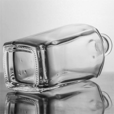Unieke vierkante glazen fles voor whisky, wodka, tequila, gin en rum