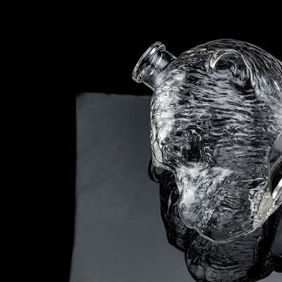 Uniek ontwerp 500 ml 750 ml aapkopvormige glazen fles voor wodka drank met kurk