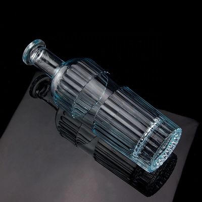 Pretty Light Blue 750ml 75cl Verticale strepen Vodka fles met deksel gemaakt van helder glas