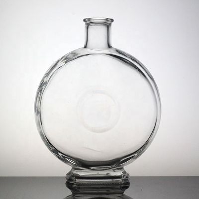 Op maat gemaakte glazen fles met voetbalvorm voor unieke alcoholhoudende dranken