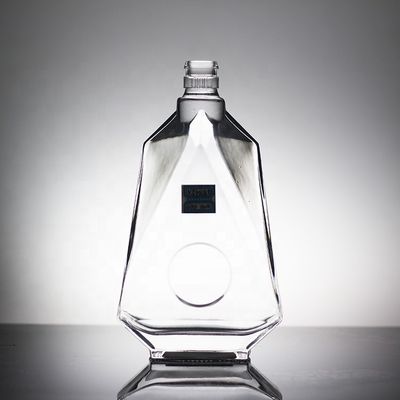 Basismateriaal Glasfles met unieke lettervorm en kurkkap
