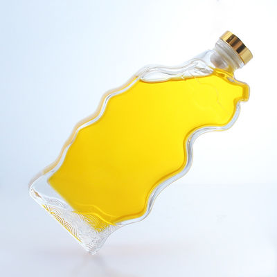 Doorzichtige of op maat gemaakte glazen fles met speciale vorm voor whisky vodka brandy