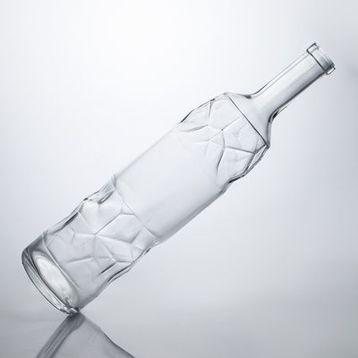 Oppervlaktebehandelingen Decal Custom Shape Embossed Glass Liquor Bottle voor Whisky Gin Rum