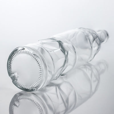 Oppervlaktebehandelingen Decal Custom Shape Embossed Glass Liquor Bottle voor Whisky Gin Rum