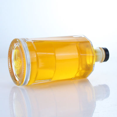 Doorzichtige glazen fles met kurk voor whisky vodka tequila gin rum gemaakt in doorzichtige of op maat