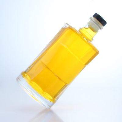 Doorzichtige glazen fles met kurk voor whisky vodka tequila gin rum gemaakt in doorzichtige of op maat