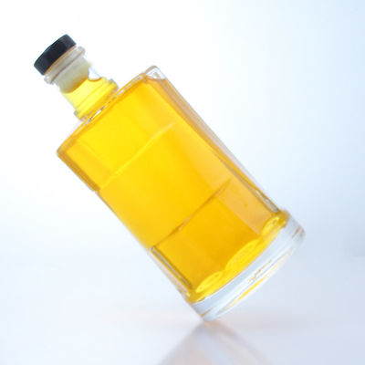 Doorzichtige glazen fles met kurk voor whisky vodka tequila gin rum gemaakt in doorzichtige of op maat