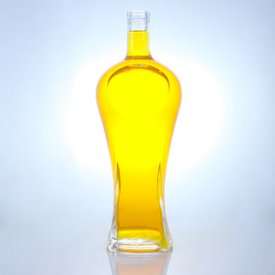 Duidelijke of op maat gemaakte speciale vorm Cork Cap Spirit glasfles voor Whisky Vodka Tequila Gin Rum Made
