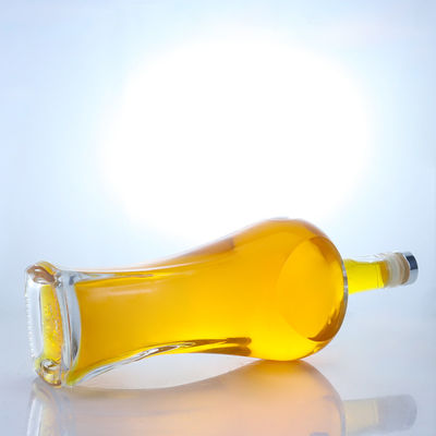 Duidelijke of op maat gemaakte speciale vorm Cork Cap Spirit glasfles voor Whisky Vodka Tequila Gin Rum Made