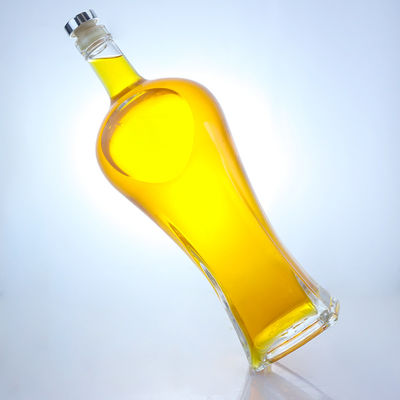 Duidelijke of op maat gemaakte speciale vorm Cork Cap Spirit glasfles voor Whisky Vodka Tequila Gin Rum Made