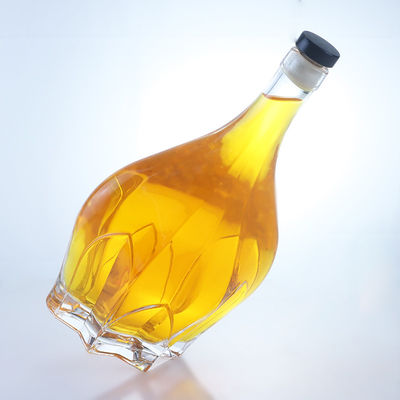 Flint Glass Embossed Design Screw Cap Spirit Flasje voor Whisky Vodka Tequila Gin Rum
