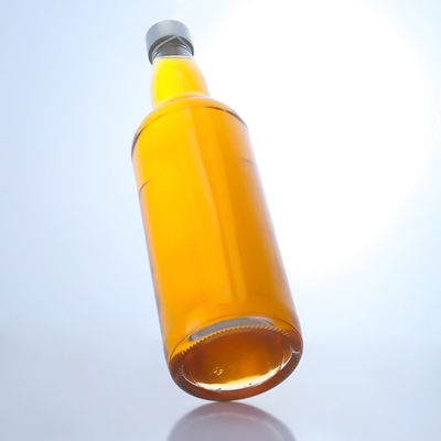 Op maat gemaakte 750 ml glazen drankfles met uniek nekontwerp en kurkverzegelingstype