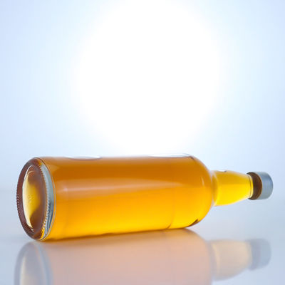 Op maat gemaakte 750 ml glazen drankfles met uniek nekontwerp en kurkverzegelingstype