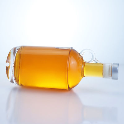 750 ml glasfles voor wodka, rum en tequila met ringgreep aan de nek en korktop