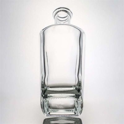 700 ml vierkante glazen fles voor aangepast logo Acceptabel Vodka Spirit Liquor Rum