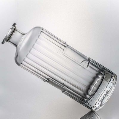 Decal oppervlak Custom ronde en bochtige vorm Glas drank fles voor vodka Whisky Spirit