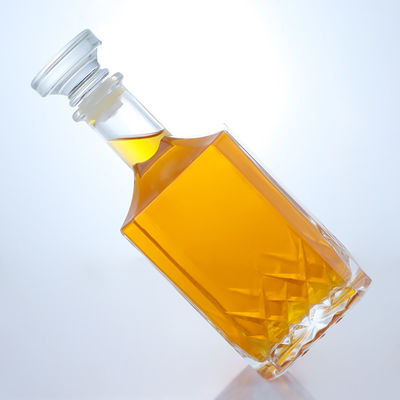 Gepersonaliseerde polygon glasfles voor wodka whisky gin rum spirit