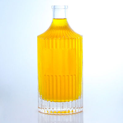 Op maat gemaakte glazen fles voor rum vodka whisky tequila gin gestreept ontwerp kurk afdichting type