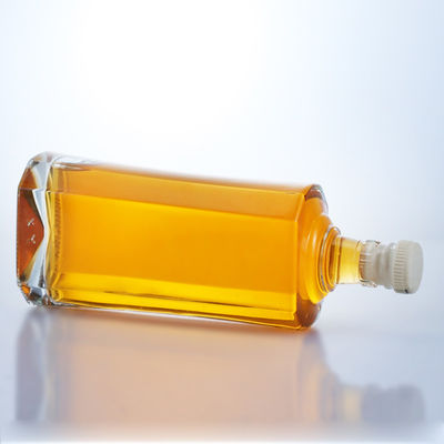 Gepersonaliseerd logo 500 ml heldere flintglasfles voor gin rum champagne brandy whisky drank