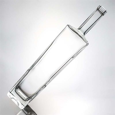 Hoofdmateriaal Glas 1000 ml Vierkante Whiskyfles met hoog sieraad en kurk