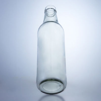 Duidelijke Whisky Vodka Glasfles Uniek 650 ml Speciaal gevormd met schroeftop afwerking