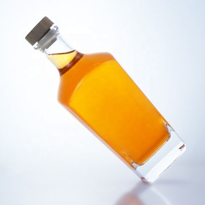 Warm stempelen Oppervlaktebehandeling Duidelijke of aangepaste kleur 750 ml rum Vodka Liquor Glasfles