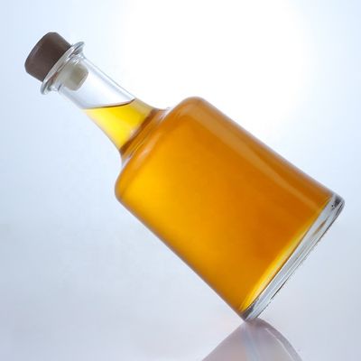 Oppervlaktebehandeling Warm stempelen Glasfles met kurk voor wodka Gin Rum Whiskey