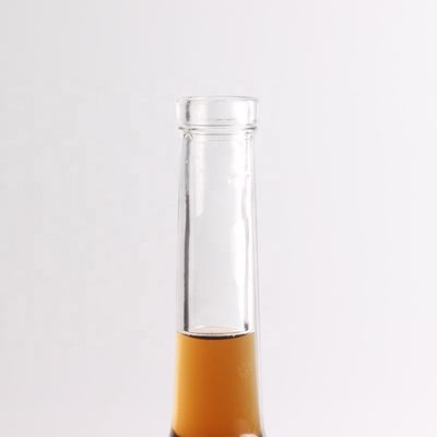 Op maat gemaakte flessen met een lange hals en een dikke bodem van flintglas voor wodka, gin, rum en champagne