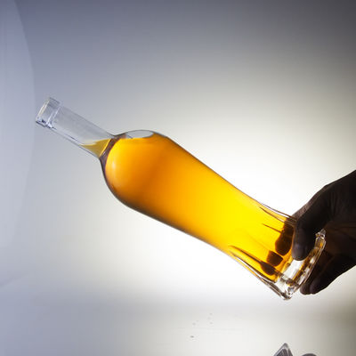 Custom 750 ml glazen fles Gewicht Basismateriaal Glas 500 ml glazen drankfles voor whisky
