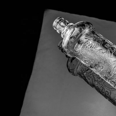 Prachtige draak geborduurde glazen fles met gouden deksel aangepast logo en glazen basis